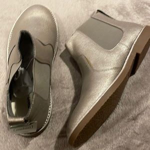 Lands’ End Chelsea Booties (Silver, size 38)